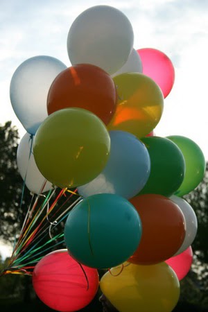 27 adet farkli renklerde uan balon demeti