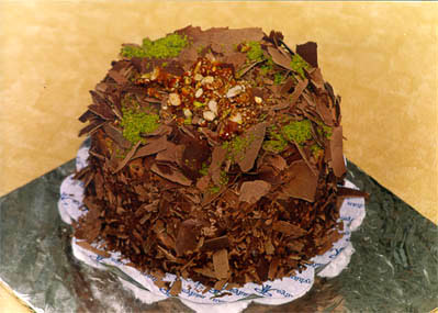 Çikolatali 4 ila 6 kisilik yas pasta  Ankara çiçek gönderme sitemiz güvenlidir 