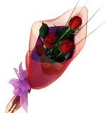 Çiçek satisi buket içende 3 gül çiçegi  Ankara online çiçek gönderme sipariş 