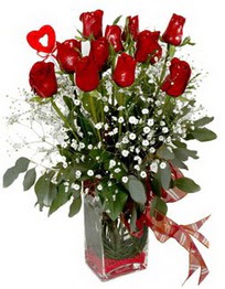  Ankara çiçek siparişi vermek  9 adet mika yada cam vazoda gül tanzimi kalp çubuk
