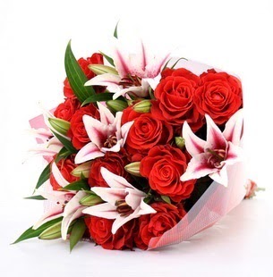 Ankara çiçek siparişi vermek  3 dal kazablanka ve 11 adet kırmızı gül