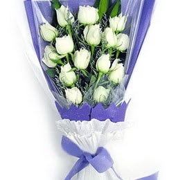  Ankara çiçekçi mağazası  11 adet beyaz gül buket modeli
