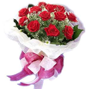  Ankara çiçek satışı  11 adet kırmızı güllerden buket modeli