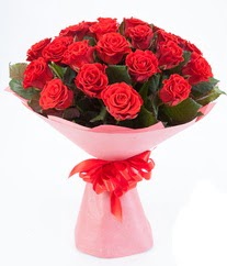 15 adet kırmızı gülden buket tanzimi  Ankara çiçek siparişi sitesi 