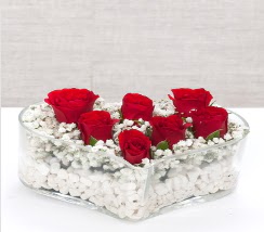 kalp içerisinde 7 adet kırmızı gül  Ankara çiçek siparişi vermek 