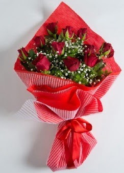 11 adet kırmızı gülden buket  Ankara online çiçek gönderme sipariş 
