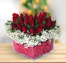15 kırmızı gülden kalp mika çiçeği  Ankara çiçek satışı 
