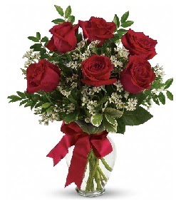 Cam vazo içerisinde 6 adet kırmızı gül  Ankara çiçek gönderme 